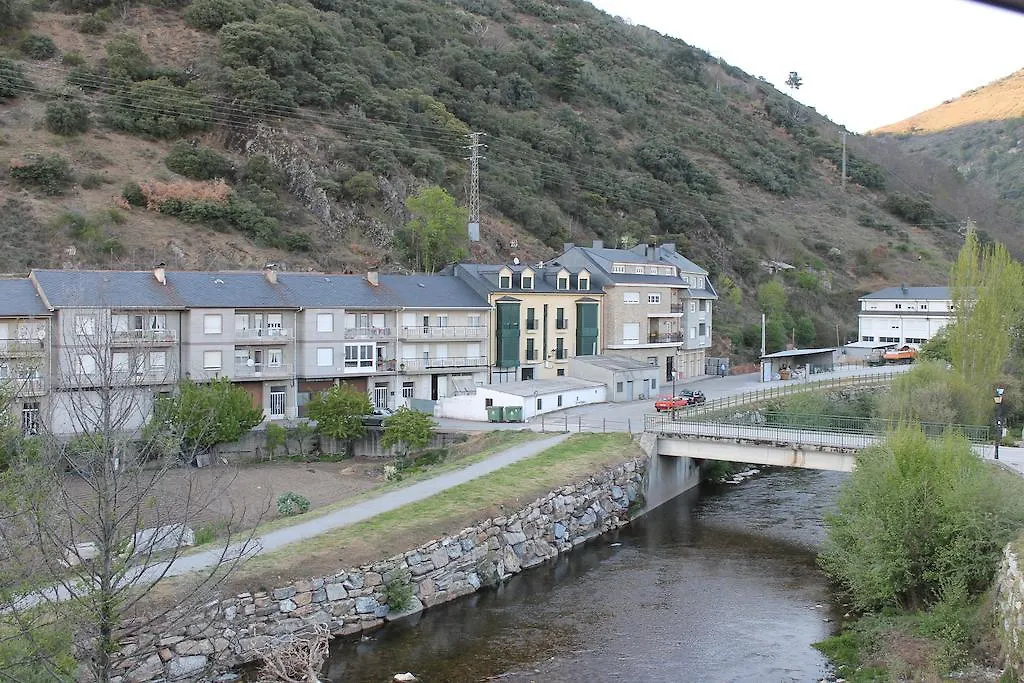 Hostal Burbia-1